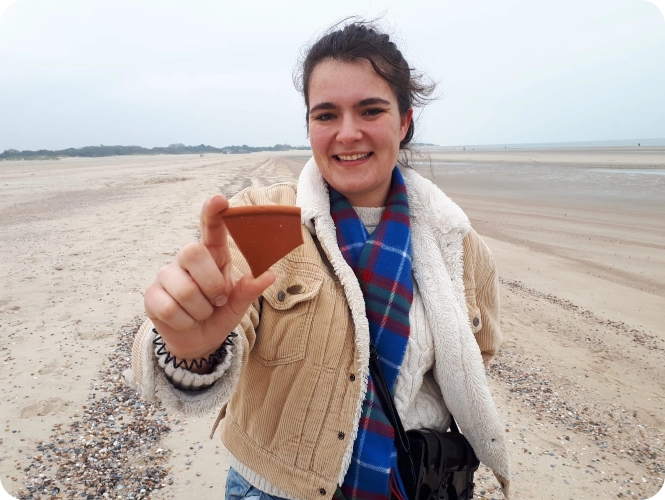 Een Romeinse Terra Sigilate scherf van het Banjaardstrand.